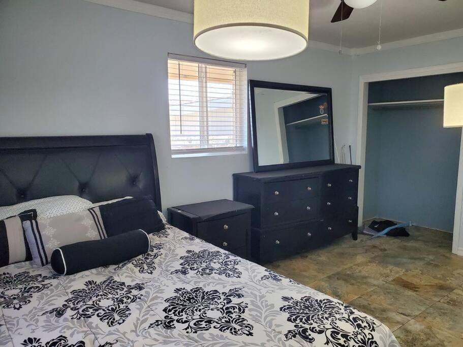 Spacious West El Paso 19 Min From Airport, Fort Bliss Military Base Buitenkant foto